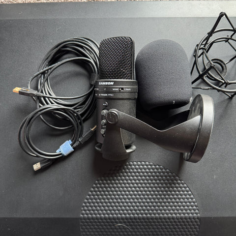 Samson G-Track Pro Microphone + Accessories